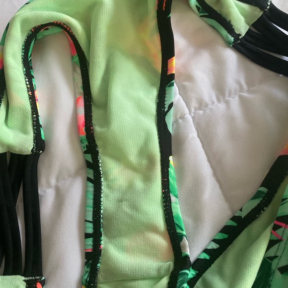 Endless sun bikini bottoms size x large multi colors with flowers - Picture 3 of 4